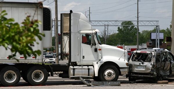 Scene of a semi-truck accident in Atlanta, GA