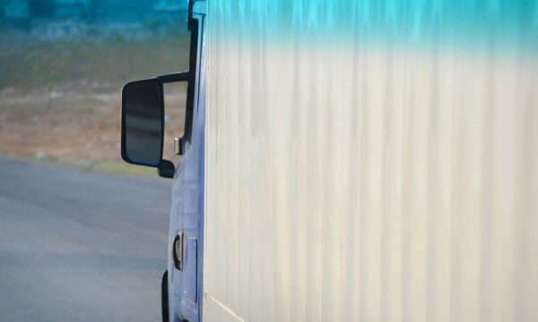 Blind spots on a tractor trailer semi truck