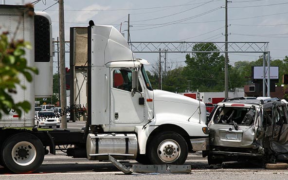 Scene of a semi truck accident in Atlanta, GA